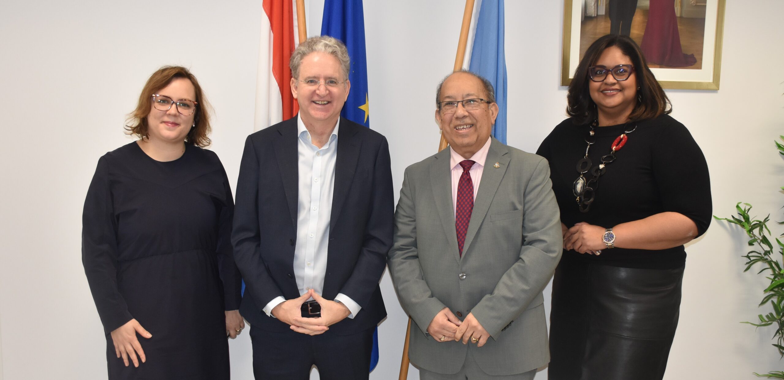Ambassadeur van Canada bezoekt Minister Thijsen | Kabinet van de